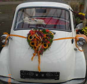 Autoschmuck in Herzform