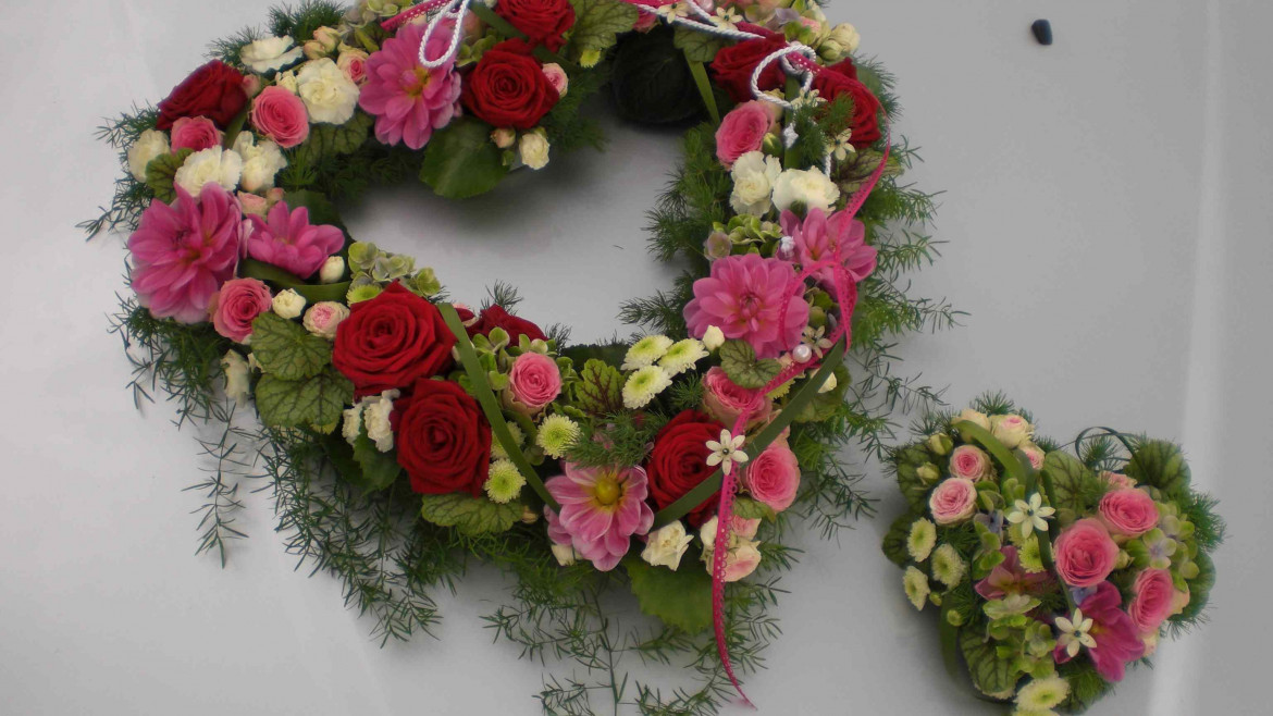 Blütenduett als Autoschmuck